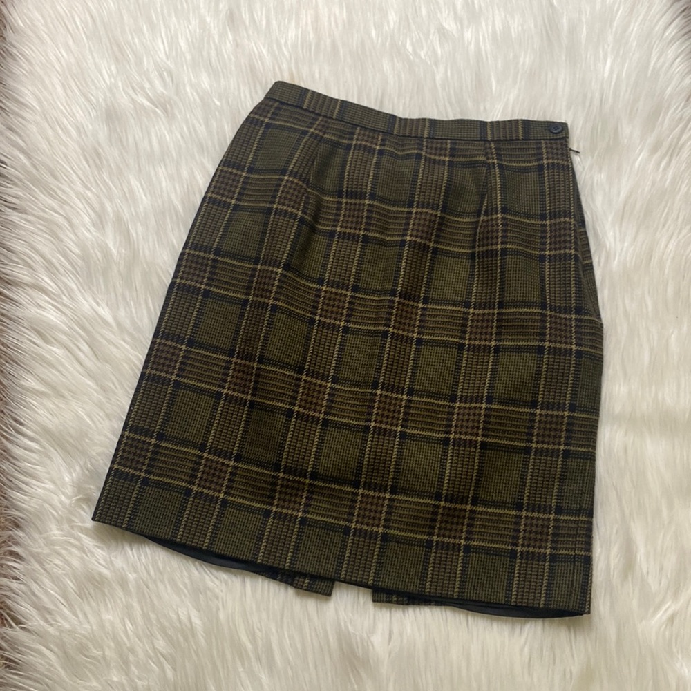 Jones New York Petite Wool Plaid Skirt w/ back slit, Size 8